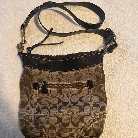 Coach authentic cross body bag in great condition - Picture 2 of 5